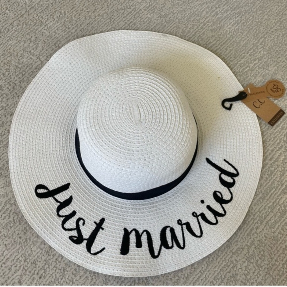 C.C White 'Just Married' Embroidered Bridal‎ Sun Hat - Picture 2 of 5